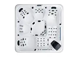 Vision Outdoor-Whirlpool für 5 Personen – Luxuriöser Whirlpool für den Garten mit Platz für fünf Personen für unvergleichliche Entspannung.

