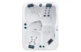 Ergonomisches Design der Spa Renew: Detailaufnahme der ergonomisch gestalteten Sitze für maximalen Komfort.