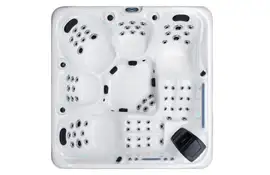 Vision Outdoor-Whirlpool für 5 Personen – Luxuriöser Whirlpool für den Garten mit Platz für fünf Personen für unvergleichliche Entspannung.

