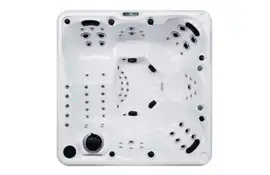 Wonder Outdoor-Whirlpool mit energieeffizienter All-Weather-Wärmepumpe