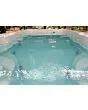 Swim Spa Aquatic 2 mit integrierter Einstiegstreppe und zwei Sitzplätzen