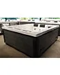 LED-Beleuchtung des Outdoor-Whirlpools Serene 5 – Stimmungsvolle LED-Beleuchtung für ein exklusives Whirlpool im Freien-Erlebnis.