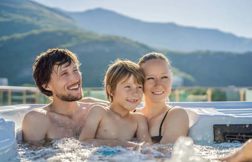 Outdoor Whirlpool kaufen – 1500 Modelle sofort verfügbar & schnell geliefert!