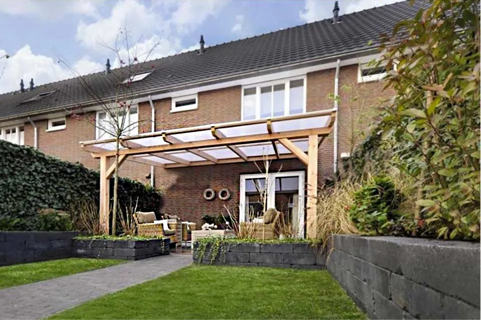 Tuinidee voorjaar 2015: een overkapping!