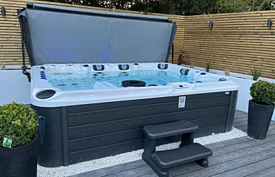 Der Ultimative Leitfaden für Outdoor Whirlpools: Wählen, Installieren & Genießen | Fonteyn Spas